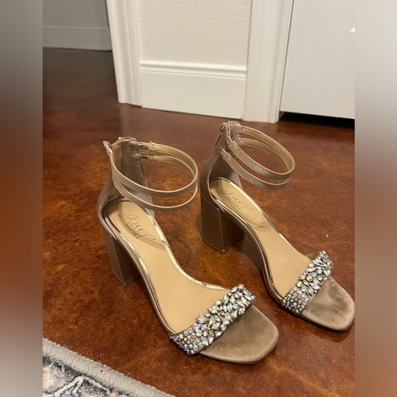 Jewel Badgley Mischka Nude Strap Block Heels - Size 6 - Picture 7 of 9